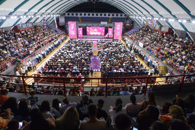 Lee más sobre el artículo UPrO San Luis: más de 800 egresados recibieron su diploma