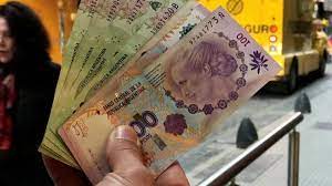 Read more about the article Por la alta inflación, el Banco Central prevé emitir billetes de $20.000 y $50.000