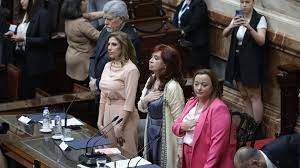 Read more about the article Cristina Kirchner no estuvo en la jura de los senadores porque está a cargo del Ejecutivo