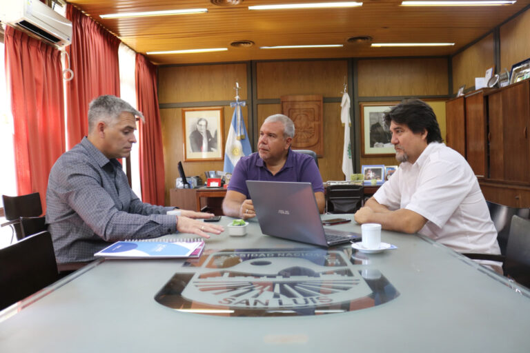 Read more about the article Deportes trabaja con la UNSL para implementar la Liga Universitaria