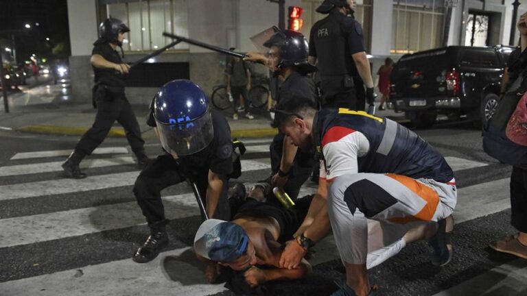 Lee más sobre el artículo Confirmaron trece detenidos durante la última protesta en el Congreso