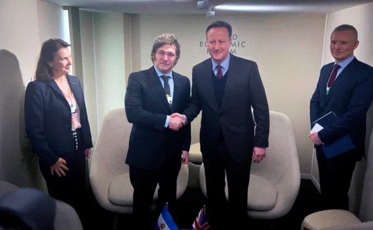 Lee más sobre el artículo La CGT rechazó la visita de David Cameron a las Islas Malvinas: “Es una provocación institucional y una falta de respeto”