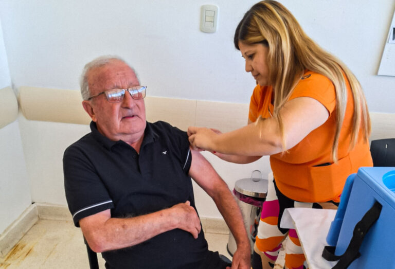 Lee más sobre el artículo Comienza la Campaña de Vacunación Antigripal 2024 en toda la provincia