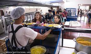 You are currently viewing Crisis económica: UNSL prioriza becas de comedor para garantizar acceso alimenticio de estudiantes