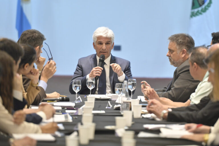 Lee más sobre el artículo El Gobernador Claudio Poggi retoma sus funciones con el lanzamiento de los Juegos Intercolegiales