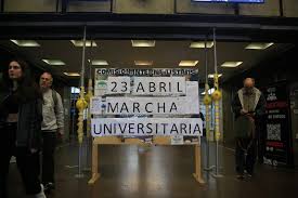 Read more about the article “En defensa de la educación pública”: estudiantes y docentes convocan a una marcha contra el ajuste del presupuesto universitario