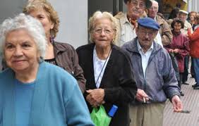 You are currently viewing Jubilaciones: el cambio clave que intentará aprobar Diputados que impediría a muchas mujeres jubilarse antes de los 65 años