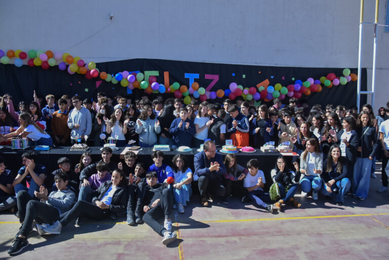Lee más sobre el artículo La Escuela Pública Digital ‘Albert Einstein’ Celebra su 13º Aniversario con una Jornada Festiva