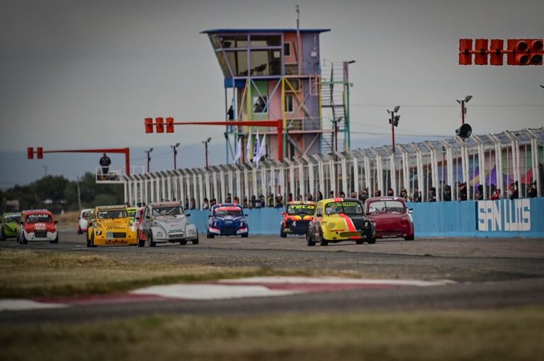 Lee más sobre el artículo El ‘Rosendo Hernández’ vibró con la segunda fecha del Turismo Pista San Luis
