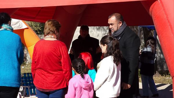 Lee más sobre el artículo Maxi Frontera visita el operativo #LaMuniEnTuBarrio en Villa Celestina