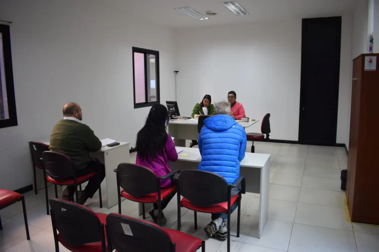 Lee más sobre el artículo Imputado por Conducir un Automóvil con Otra Patente y Pedido de Secuestro