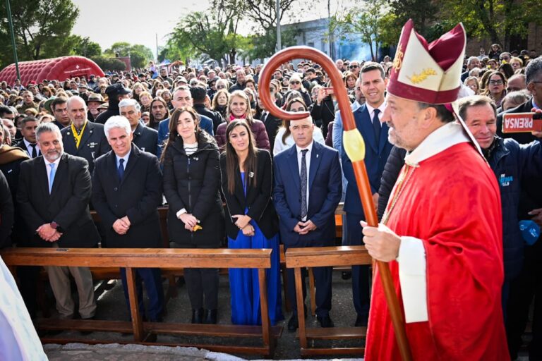 Lee más sobre el artículo Miles de fieles honran al Divino Señor de Renca en una emotiva festividad