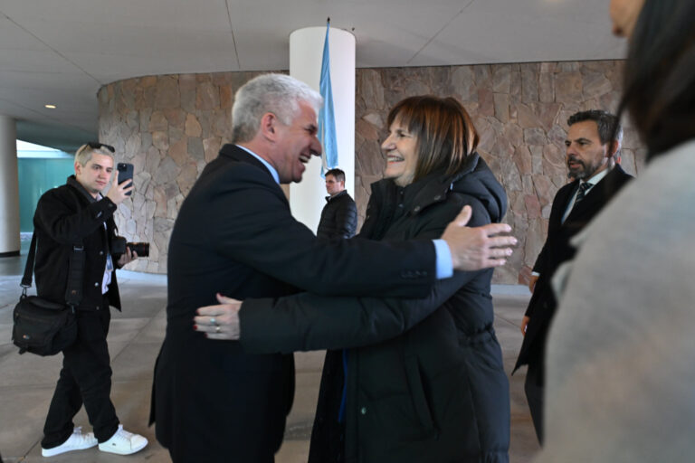 Lee más sobre el artículo El Gobernador Claudio Poggi recibió a Patricia Bullrich antes del acto en La Punta