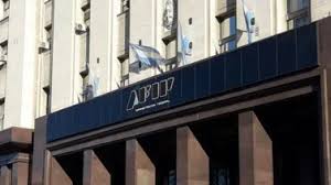 Lee más sobre el artículo Gobierno: restructuración en AFIP y posible desplazamiento de la denunciada titular de Aduana