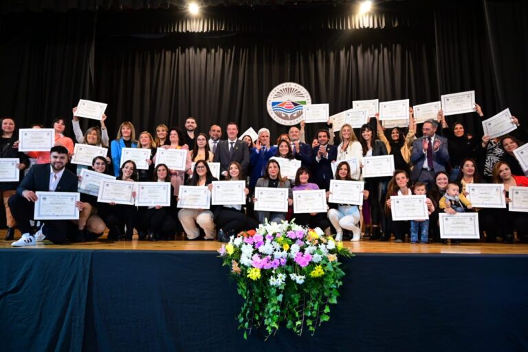 Lee más sobre el artículo Poggi acompañó en su egreso a más de 40 flamantes profesionales de la UNViMe