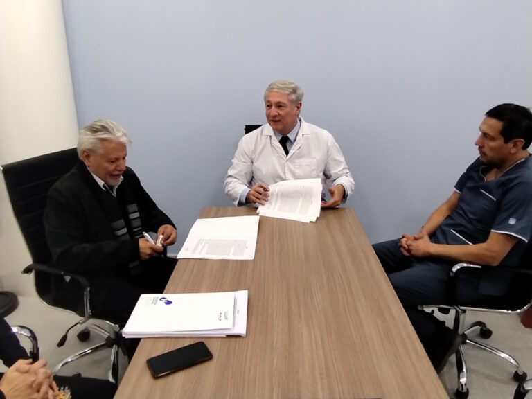 Lee más sobre el artículo Nuevo convenio entre el hospital central ‘Doctor Ramón Carrillo’ y OSDOP beneficiará a docentes privados