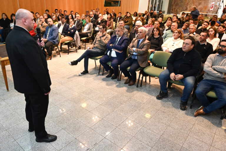 Lee más sobre el artículo Acuerdo histórico para promover obras públicas en San Luis