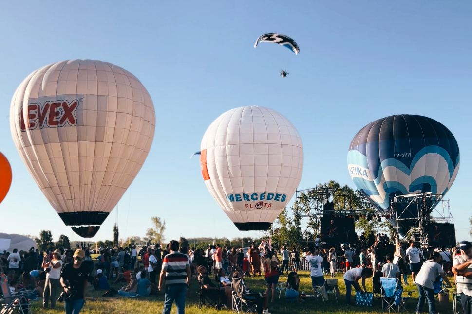 Lee más sobre el artículo Santa Rosa del Conlara se prepara para el show de globos aerostáticos este sábado 13