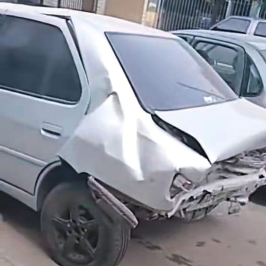Lee más sobre el artículo Accidente vehicular en Villa Mercedes: una mujer se descompensa y choca contra tres autos estacionados