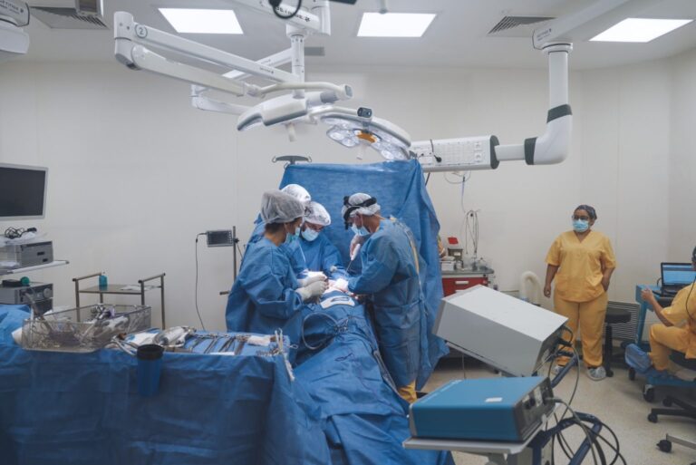 Lee más sobre el artículo Avance médico en San Luis: exitosa cirugía curativa de cáncer de esófago en el hospital ‘Ramón Carrillo’