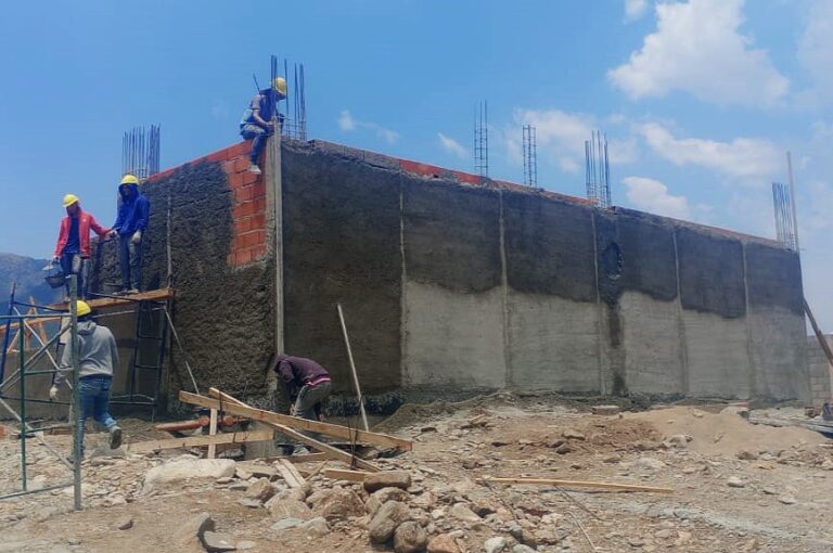 Lee más sobre el artículo Avanza la construcción de la nueva escuela de Los Molles con un diseño innovador