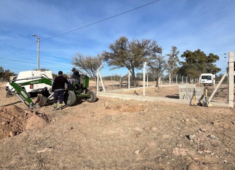 Lee más sobre el artículo Refuncionalización de pozos asegura agua para 143 familias de productores en San Luis