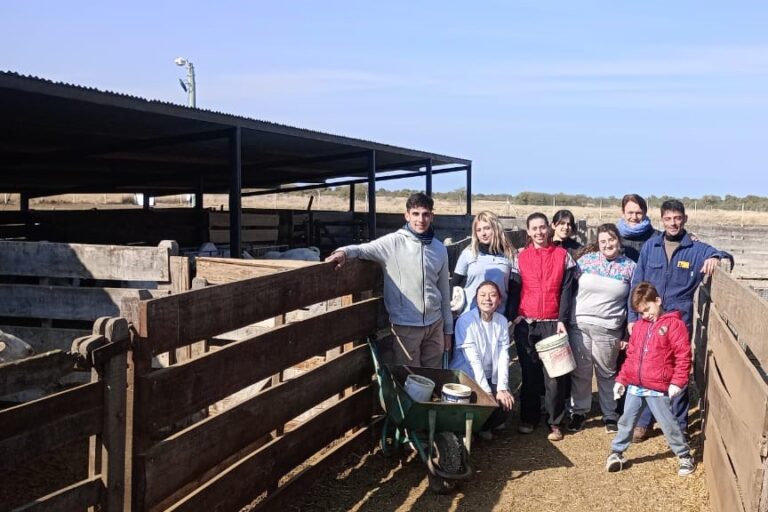 Lee más sobre el artículo Estudiantes de Veterinaria de la UCC realizan prácticas preprofesionales en Sol Puntano