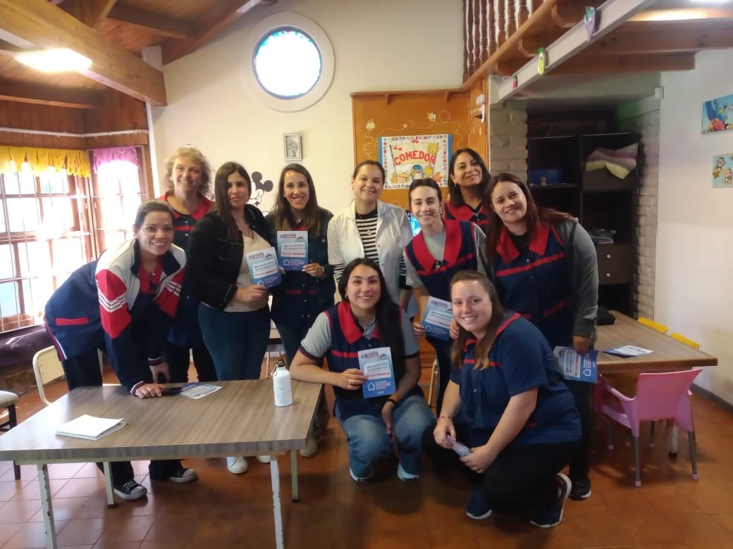 Lee más sobre el artículo Docentes de 17 instituciones educativas se capacitaron sobre dengue