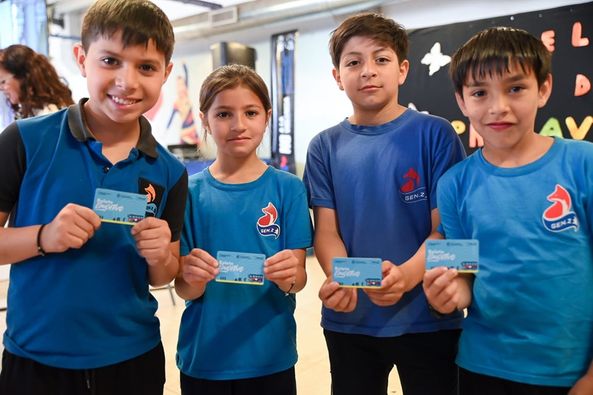 Lee más sobre el artículo Entregan boletos gratuitos a estudiantes y docentes en la Escuela Generativa “Gen Z”