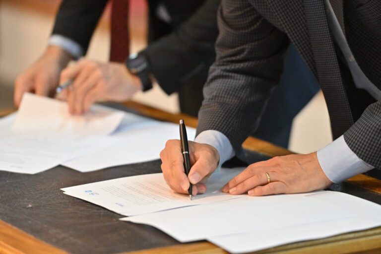 Lee más sobre el artículo San Luis y el CFI impulsan la economía local con convenios de financiamiento para el sector privado