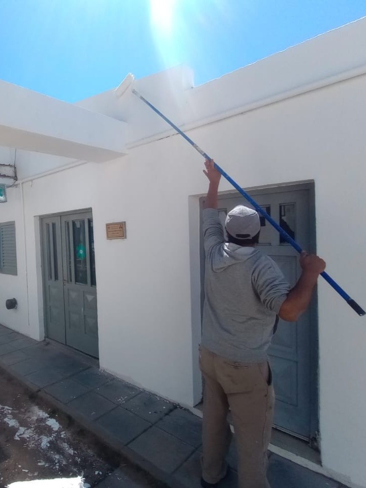 Lee más sobre el artículo La Municipalidad realiza tareas de mantenimiento en su edificio y en la fachada del Tribunal de Contralor