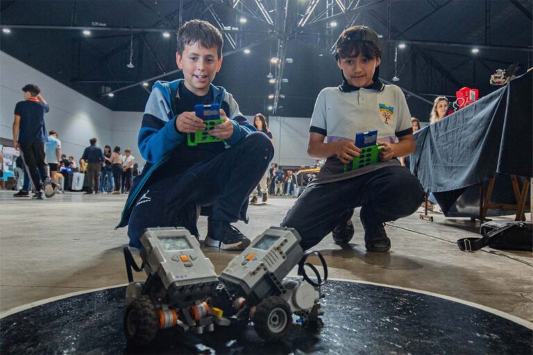 Lee más sobre el artículo El laboratorio 3D de la ULP se deslumbra en la Expo Robótica de La Punta