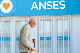 Lee más sobre el artículo Las jubilaciones de ANSES tendrán aumento de 2,69 por ciento en diciembre