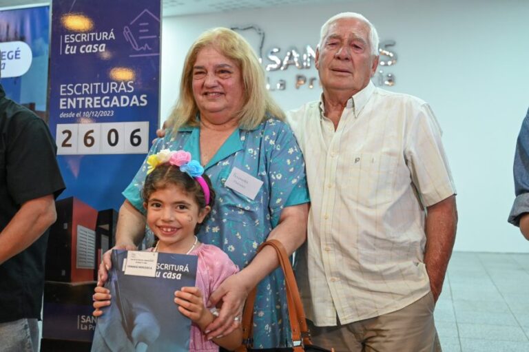 Lee más sobre el artículo Primera entrega de escrituras del 2025: seguridad jurídica y tranquilidad familiar