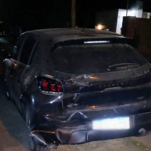 Lee más sobre el artículo Accidente en Unión: joven alcoholizado colisiona un auto estacionado y es demorado por falta de documentación