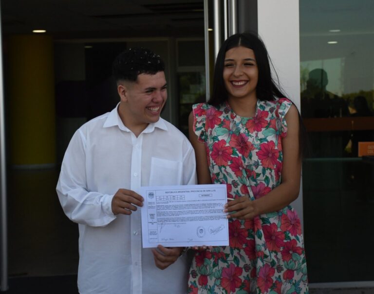 Lee más sobre el artículo En el Día de los enamorados, 42 parejas de sanluiseños unieron sus vidas en matrimonio