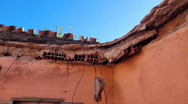 Lee más sobre el artículo Villa Mercedes: Una mujer con discapacidad sufrió un accidente al derrumbarse el techo de su vivienda
