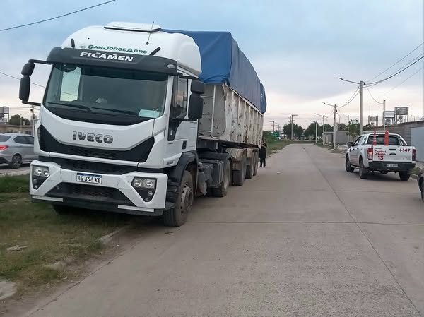 Lee más sobre el artículo Controlan la circulación de camiones de gran porte sin autorización en la ciudad