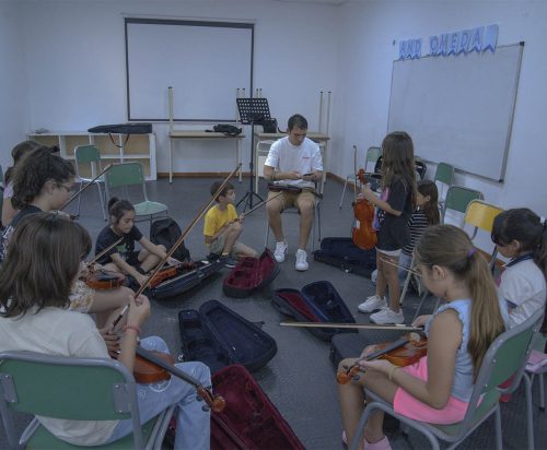 Lee más sobre el artículo Récord de participación en los talleres de la Escuela de Música de la ULP