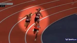 Lee más sobre el artículo Tremenda agresión en el atletismo: una corredora golpeó con el testigo a otra porque la superó