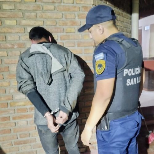 Lee más sobre el artículo Villa Mercedes: Detienen a un hombre por agredir y amenazar a su madre tras incumplir una orden de restricción