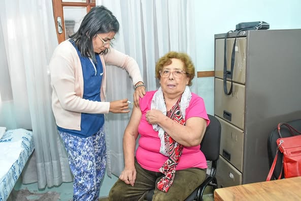 Lee más sobre el artículo Jornada de vacunación para adultos mayores en la Mesa Coordinadora