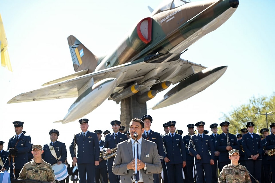 Lee más sobre el artículo Homenaje a veteranos, excombatientes y caídos en Malvinas