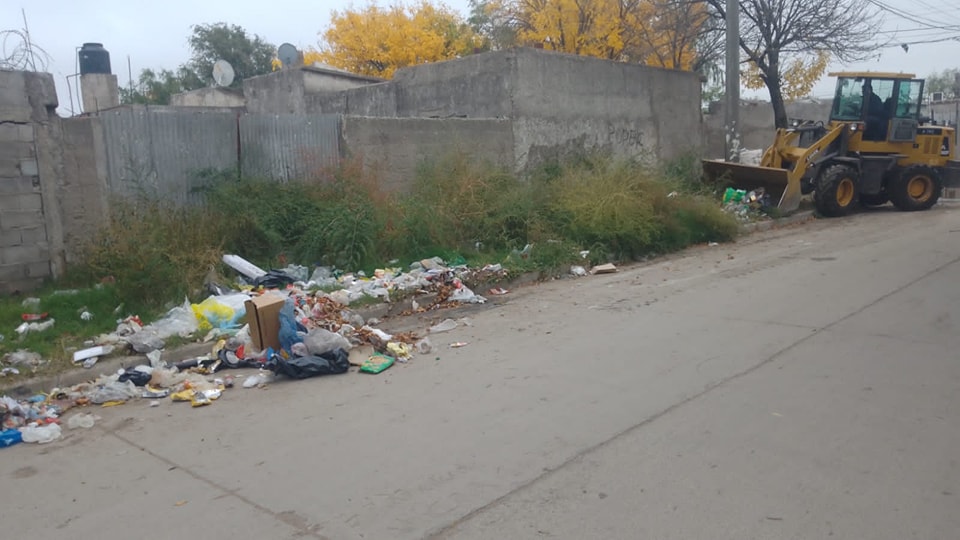 Lee más sobre el artículo Operativo de limpieza y mantenimiento en distintos barrios de la ciudad