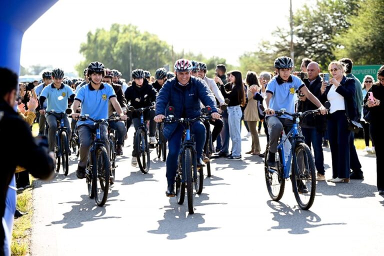 Lee más sobre el artículo Villa Mercedes: Entregaron las primeras bicicletas del Plan TuBi en la Escuela Brigada Aérea