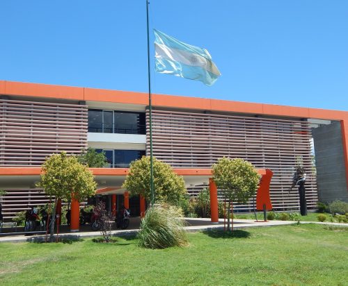 Lee más sobre el artículo Este miércoles cobran sus sueldos los agentes públicos con un 12,5% de aumento