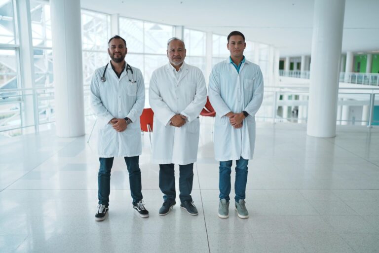 Lee más sobre el artículo Dos médicos del Hospital Carrillo fueron becados para capacitarse en la Fundación Favaloro