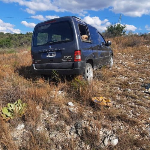 Lee más sobre el artículo San Martín: un hombre y su hija adolescente resultaron heridos tras el vuelco de un vehículo en la ruta provincial 8A