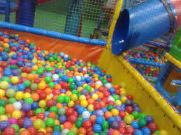 Lee más sobre el artículo La Plata: denunciaron al dueño de un pelotero por abusar de un empleado