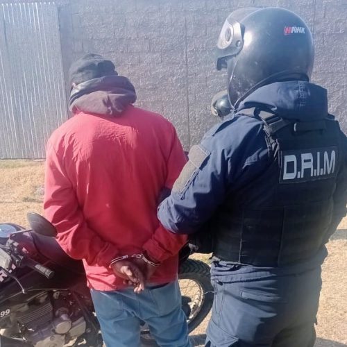 Lee más sobre el artículo Villa Mercedes: demoran a un hombre ebrio que intentó agredir a la policía tras intento de robo